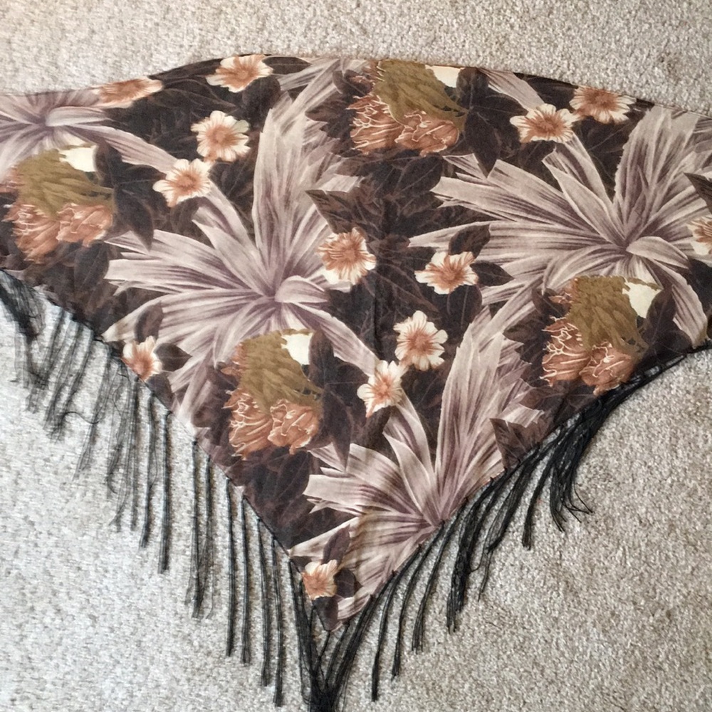 NEW 🤎Multicolor floral print brown scarf/ fringe